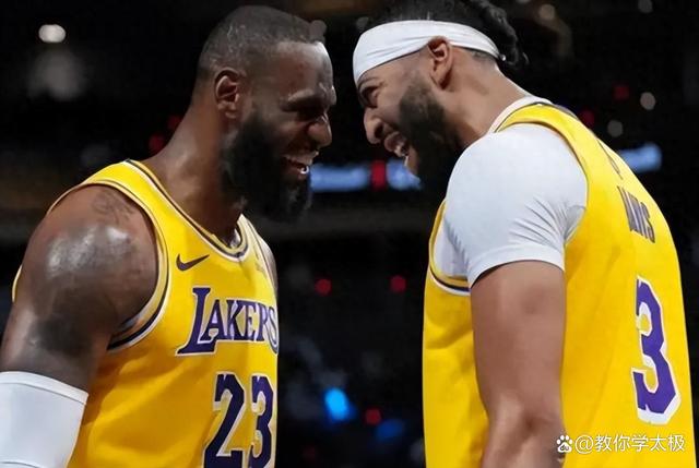 NBA常规赛战火重燃，湖人遭遇勇士连胜，惨遭绝杀，状况不妙，球迷深感沮丧